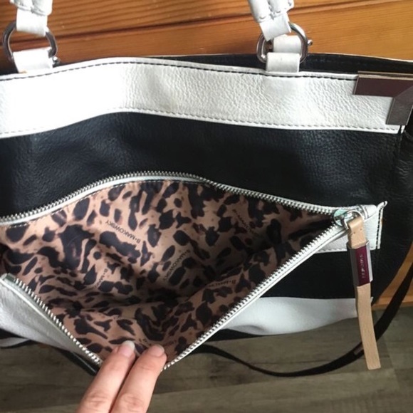 B-Makowsky designer bag - Picture 3 of 6